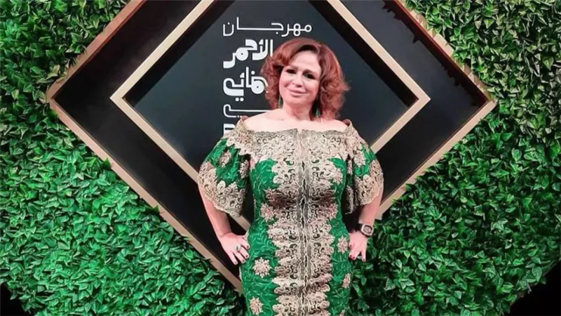 إلهام شاهين عن مهرجان البحر الأحمر : مش مصدقة لأني متعودة أجي السعودية أعمل عمرة أو أحج