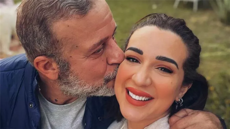 بالفيديو .. أسما عن شريف منير : مش بيساعدني وبعشق له مسرحية حزمني يا