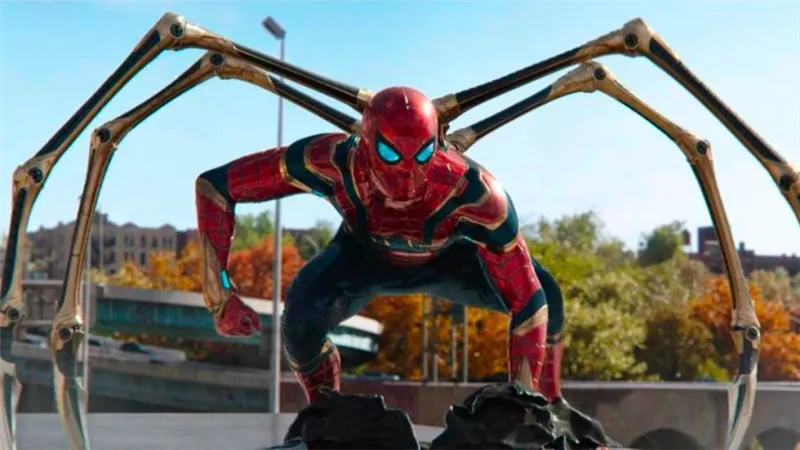 إيرادات فيلم سبايدر مان تتخطى مليار دولار عالميا للمرة الأولى منذ جائحة كورونا