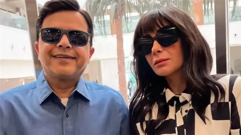محمد هنيدي وزوجته مني زكي .. أحدث صورة من كواليس فيلم الجواهرجي المقرر عرضه في 2022