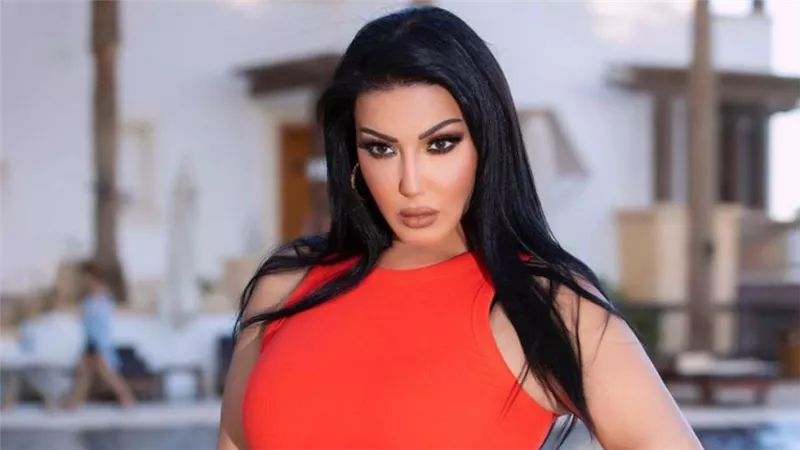 سمية الخشاب : عايزة فتى أحلامي يبقي أعمى وميشوفش غيري