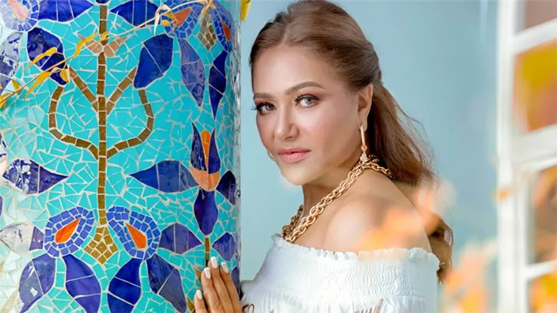 ليلى علوي تقدم مسلسل دنيا تانية في 30 حلقة رمضان 2022