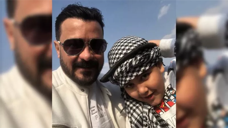 بالصور : محمد رجب مع ابنه يوسف فى ثاني ظهور لهما من الأهرامات