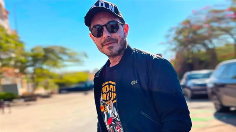أحمد زاهر : سعيد بنجاح مسلسل سوشيال وتصدره التريند ولن أتراجع عن البطولة المطلقة 