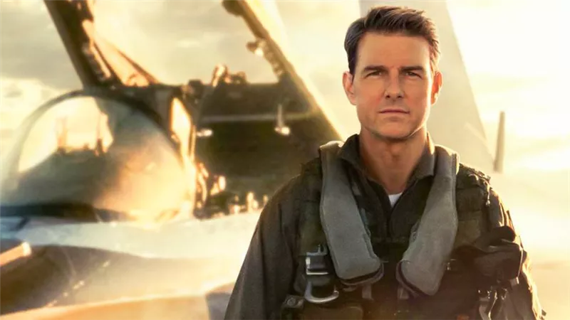 فيلم Top Gun: Maverick لـ توم كروز يتجاوز 300 مليون دولار إيرادات في أسبوع عرض