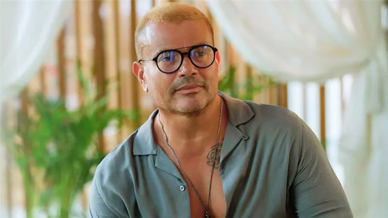 عمرو دياب يستعد لتصوير إعلان جديد مع بيبسي وفودافون لصيف 2022
