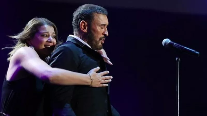 بحبك يا كاظم .. عودة الجملة الأشهر في حفلات القيصر بعد غياب 13 سنة عن مصر