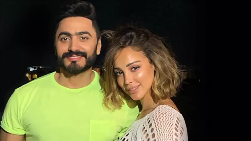 بسمة بوسيل تحذف صورها مع تامر حسنى وتلغى متابعته على إنستجرام