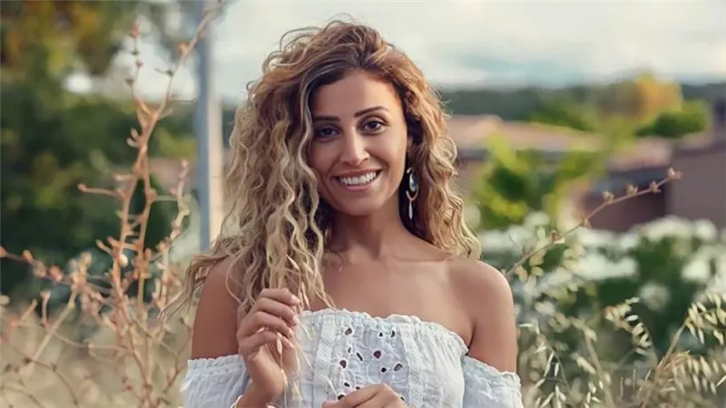 دينا الشربينى تناقش خطورة السوشيال ميديا وحكم المجتمع على المرأة المزواجة في مسلسل كامل العدد