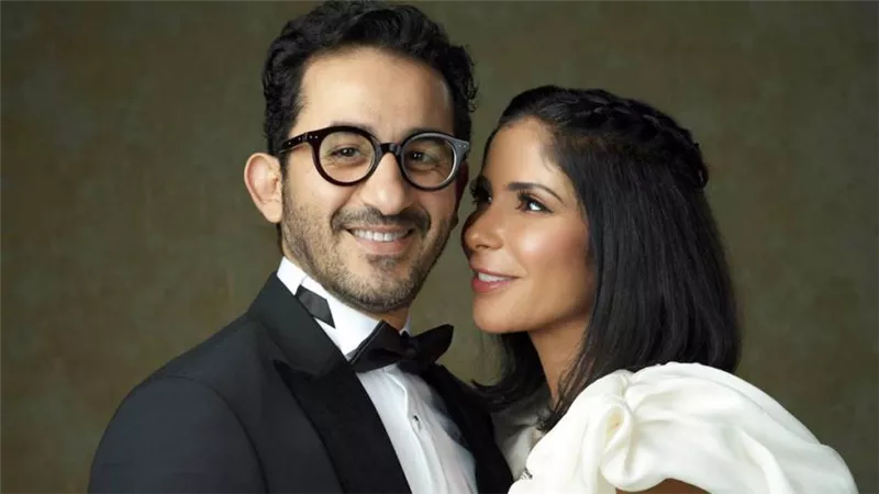 بالفيديو : بعد 20 سنة غياب .. عودة حلمي ومنى للمسرح في موسم الرياض