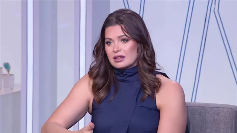 يسرا اللوزي : معاناة ابنتي من ضعف السمع جعلتني ألجأ للعلاج النفسي 