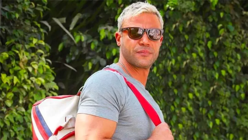 فيلم عمهم لـ محمد إمام يحقق 6 آلاف جنيه فقط إيرادات بالأمس