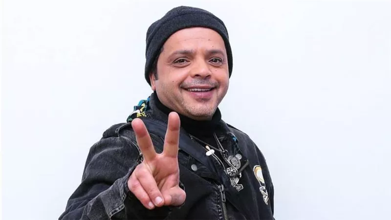 محمد هنيدي يبدأ تصوير فيلم جديد بعنوان أحمر وحلاوة والتصوير خلال أيام