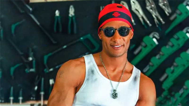 محمد رمضان يتصدر قائمة top 10 على يوتيوب بأغنيتي طوق و Come Baby Come
