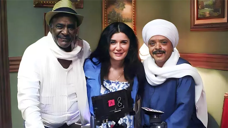 محمد هنيدي ينشر أول صورة من كواليس فيلمه الجديد : استنوا مرعي البريمو بتاع البطيخ