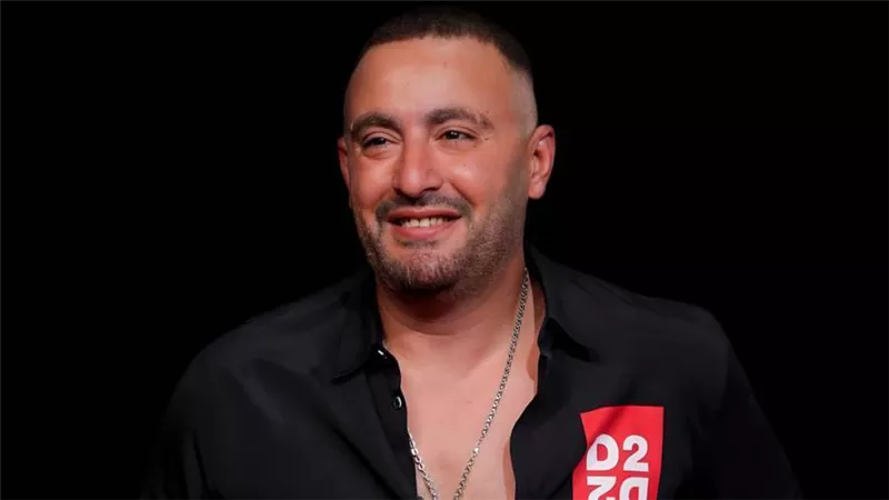 أحمد السقا دكتور يعيش معاناة بسبب ابنته وحياته الفقيرة ضمن أحداث مسلسل الجولة الأخيرة
