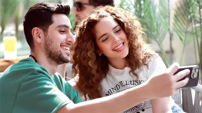 أهمها تيام قمر ورنا رئيس .. إذكر أهم الإختلافات بين فيلم أولاد حريم كريم وفيلم حريم كريم؟