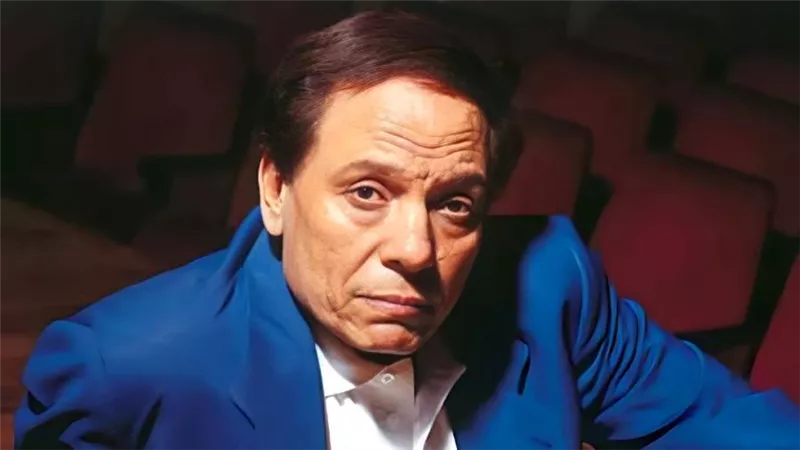 عادل إمام : لقيت نفسي زملكاوي لكن الزمالك كسفني وابني خلاني أهلاوي