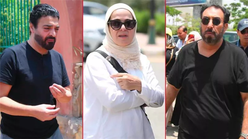 بالصور .. النجوم يودعون علاء عبدالخالق لمثواه الأخير وانهيار حميدي الشاعري وبكاء حسام حسني ومني عبدالغني 