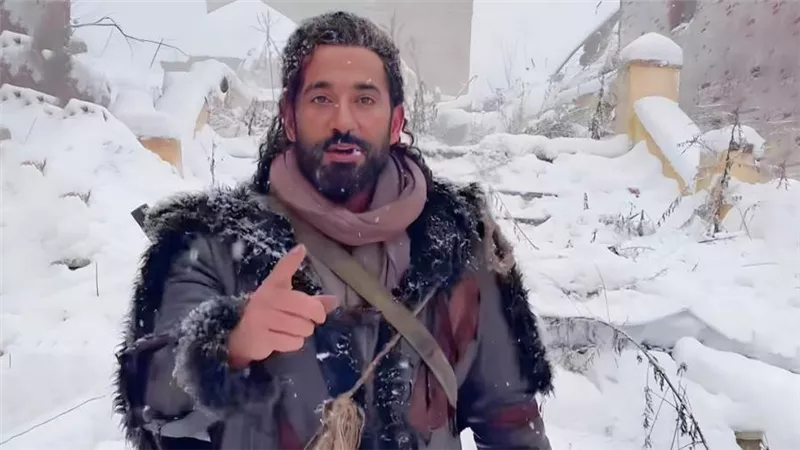 عمرو سعد يتناول معركة رومل وهزيمة ألمانيا في الحرب العالمية الثانية في فيلم الغربان 
