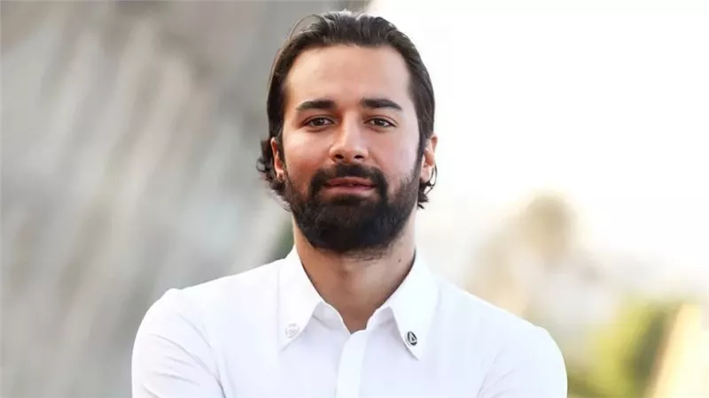 أحمد حاتم يجسد شخصية مهندس كمبيوتر ضمن أحداث فيلم حدوتة الأيام الباقية 
