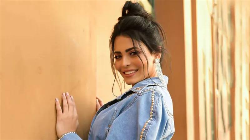 أسماء جلال : أجسد شخصية فتاة من عائلة بسيطة مهووسة تيك توك ضمن أحداث مسلسل أعلى نسبة مشاهدة