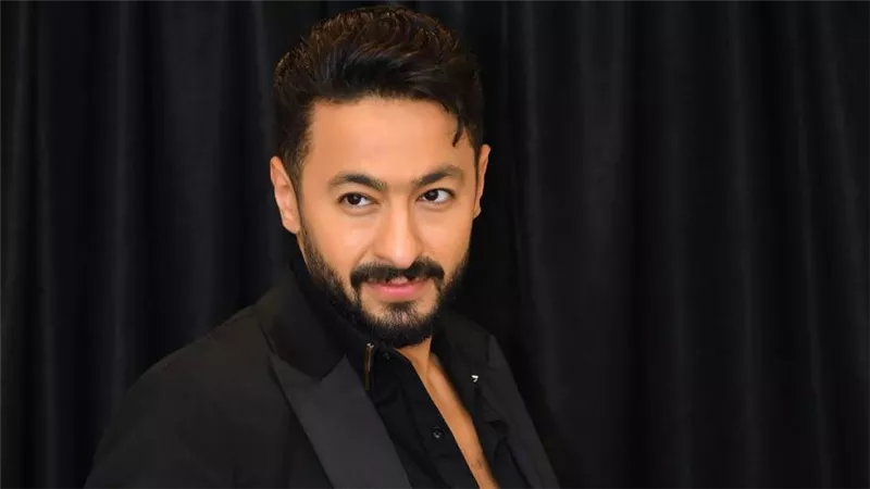 حماده هلال لـ خبر أبيض : هغني دايمًا دموع في حفل ليلة الدموع على مسرح بنش مارك فى جدة
