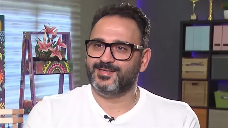 أكرم حسني : طول الوقت كان نفسي أبقى حاجة في الفن والناس تعرفنى وأبقى مشهور 
