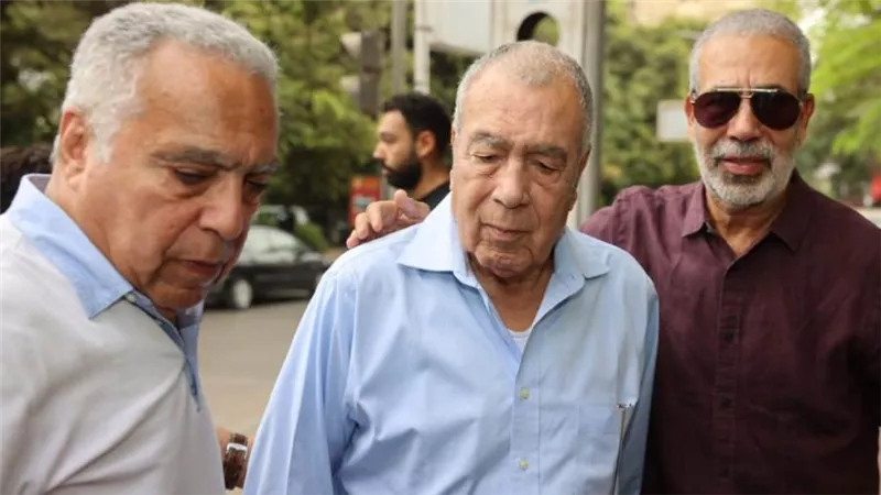بالصور .. عائلة العدل تودع أحمد سامى العدل إلى مثواه الأخير