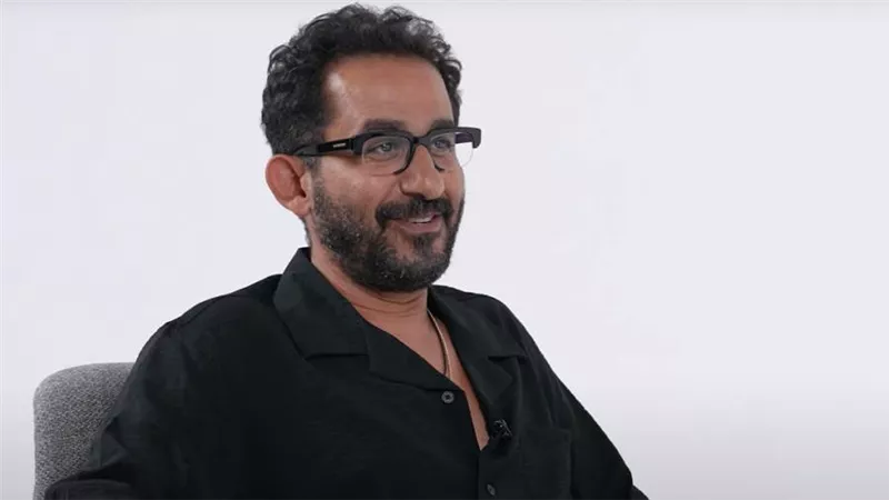 أحمد حلمي : عمري ماتخيلت إني هيبقى معايا فلوس وأبقى مشهور واشتغلت في مطبعة ملابس قبل التمثيل
