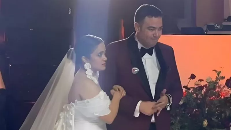 بالصور .. عمرو أديب يحتفل بزفاف نجله خالد بحضور عدد من الأصدقاء والمقربين