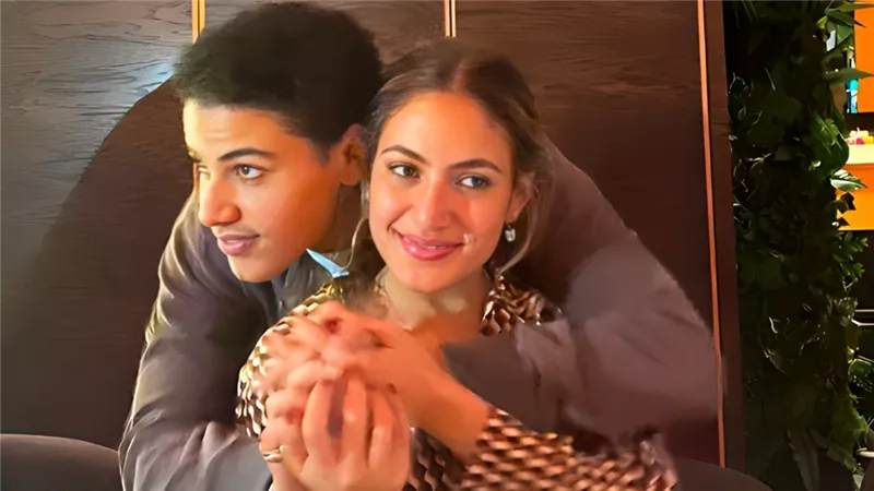 100 ألف مشاهدة لـ 3 أغاني في شهرين .. جنا وعبدالله عمرو دياب هل يستمران في الغناء؟