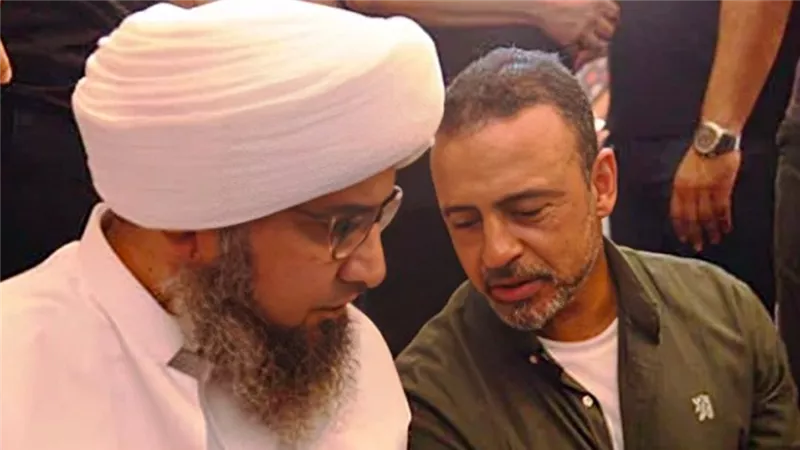 بحضور الحبيب الجفري ونجوم الإعلام .. تشييع جثمان والدة الداعية مصطفى حسني