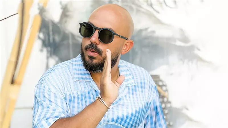 محمود العسيلي ينافس على تريند يوتيوب بأغنية 100 حاجة و50