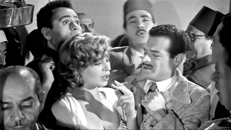 65 عاماً على بين السما والأرض .. فشل سينمائياً وقدمه صلاح أبو سيف عن قصة حقيقية