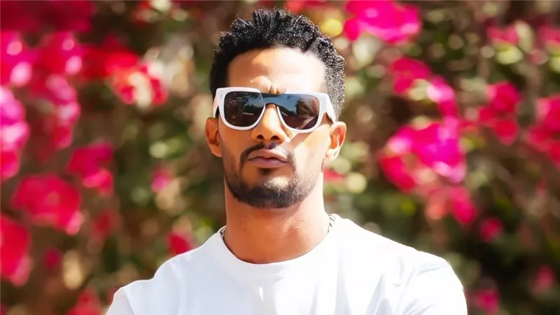 محمد رمضان يعلن عن أول ألبوماته : تجربة جديدة بتقربني من الناس