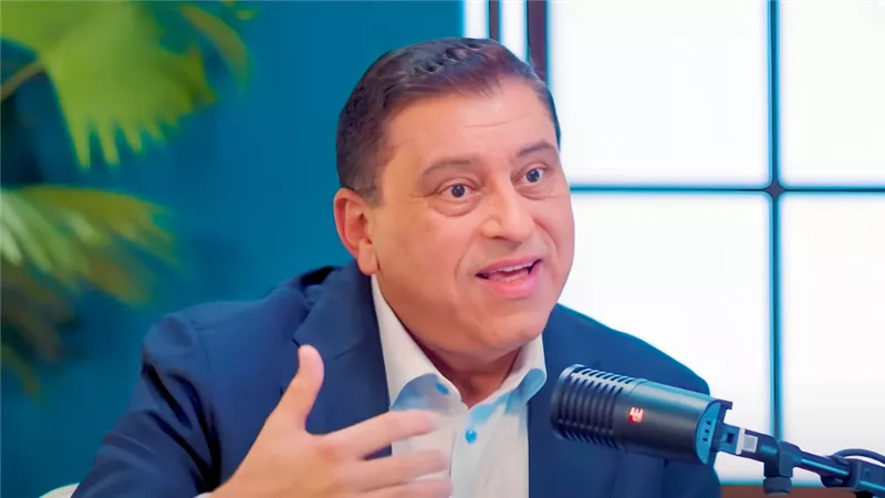 معتز الدمرداش : لم أدخل مجالى بالواسطة وخطبت 9 مرات بحثاً عن بنت الحلال