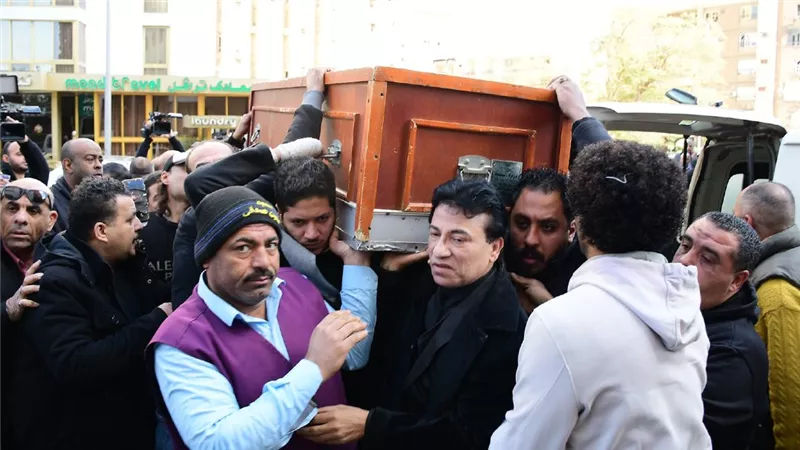 بالصور .. كل النجوم في جنازة أحمد عدوية من مسجد حسين صدقي بالمعادي