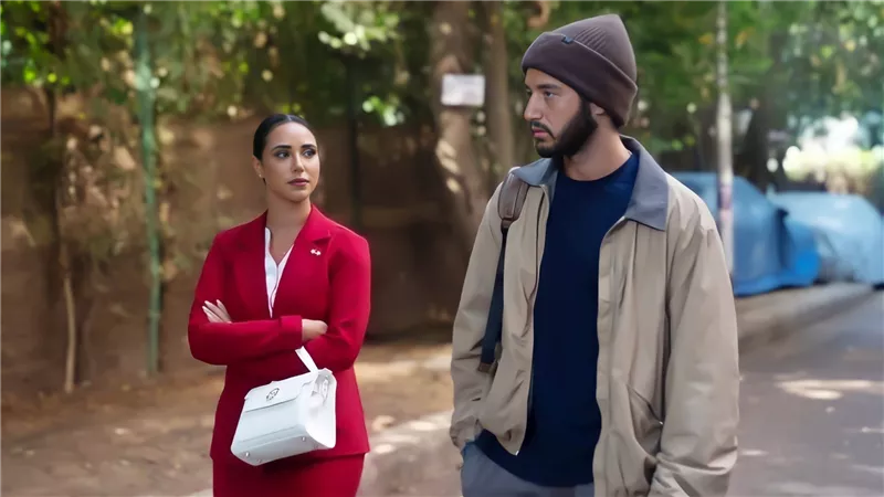 فيلم 6 أيام لـ أحمد مالك وآية سماحة يحقق 384 ألف جنيه في أول ليلة عرض