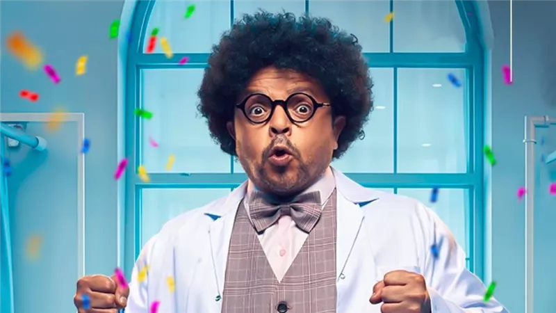 انطلاق عرض مسرحية المجانين لـ محمد هنيدي يوم 31 يناير بموسم الرياض