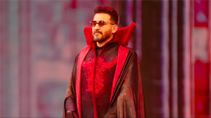 أحمد حلمي يتصدر التريند لليوم الثاني على التوالي بسبب لوك مسرحية بني آدم