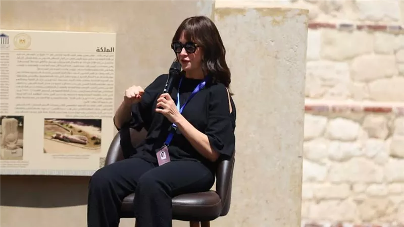 بالصور : كل النجوم فى تكريم ريهام عبدالغفور بمهرجان الإسكندرية للفيلم القصير