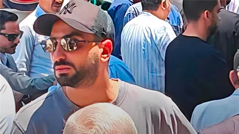 محمد الشرنوبى ومدحت العدل أبرز الحضور فى جنازة نجل صلاح الشرنوبى