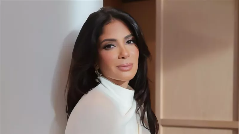 فيديوجراف خبر أبيض: منى زكي.. سيدة الأدوار المركبة 