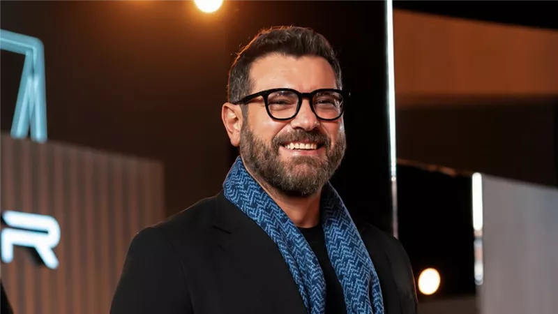 عمرو يوسف